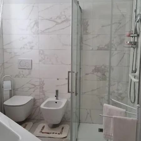 Dimora Fiorella Apartment